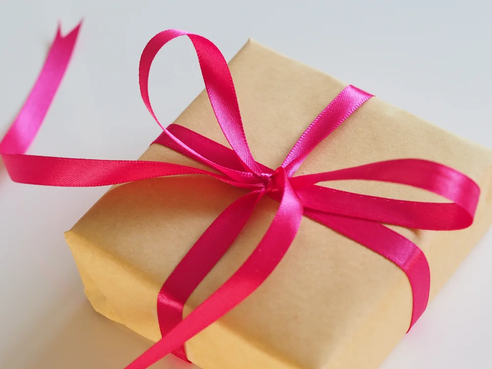 Gifting Websites to Turn Up Your Gifting Mojo